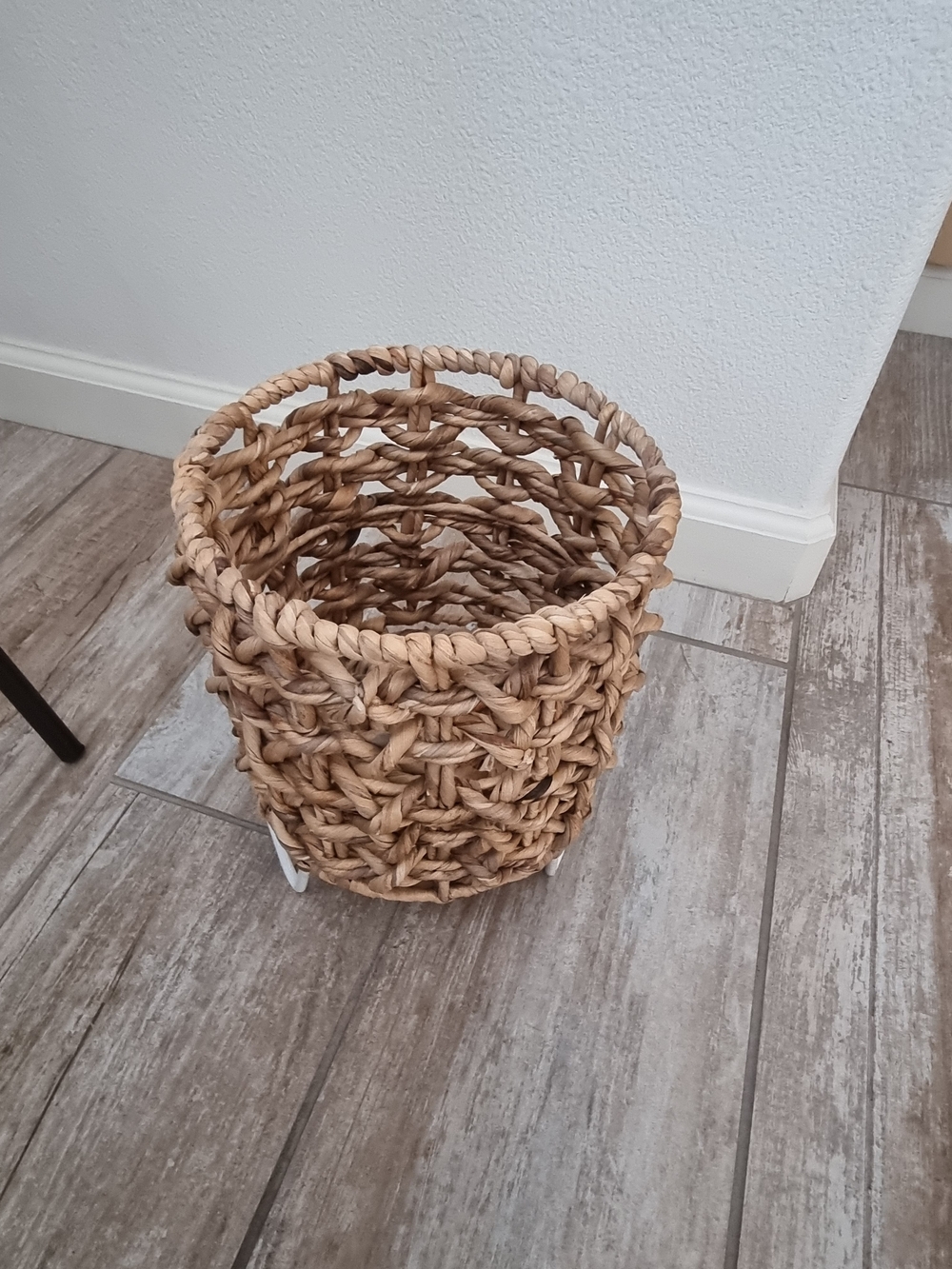 Natural Woven Seagrass Basket - Rustic Tan Home Accent